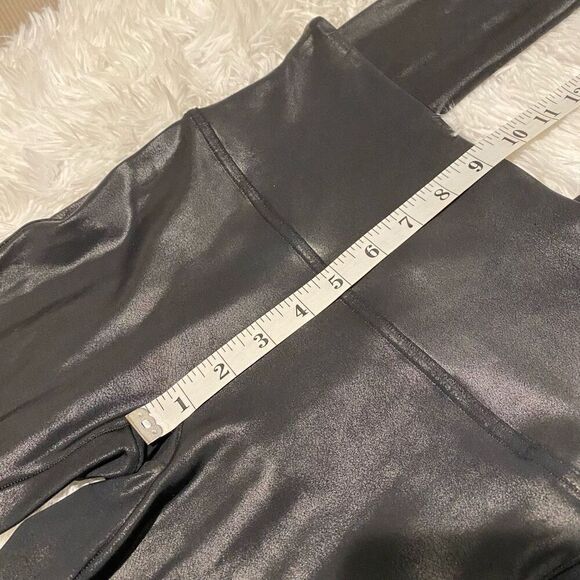 Spanx Faux Leather Leggings in Black Medium - Picture 5 of 10
